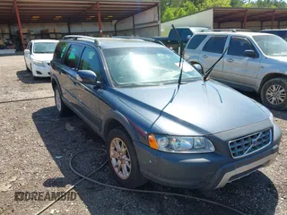 2007 Volvo XC70 with VIN YV4SZ592971264724, listed as a IAAI auction lot 42005126 with 217,280 mi miles. Bid and sale history available at carsss.com. Image 1.