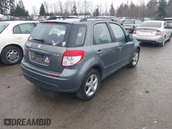 2008 Suzuki SX4 Regional Edition Touring with VIN JS2YA413285102839, listed as a IAAI auction lot 41473669 with 102,914 mi miles. Bid and sale history available at carsss.com. Image 4.