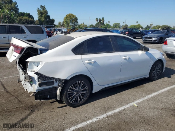 2022 Kia Forte GT-Line with VIN 3KPF54AD4NE483771, listed as a Copart auction lot 61010214 with 35,446 mi miles and Salvage Title. Bid and sale history available at carsss.com. Image 3.
