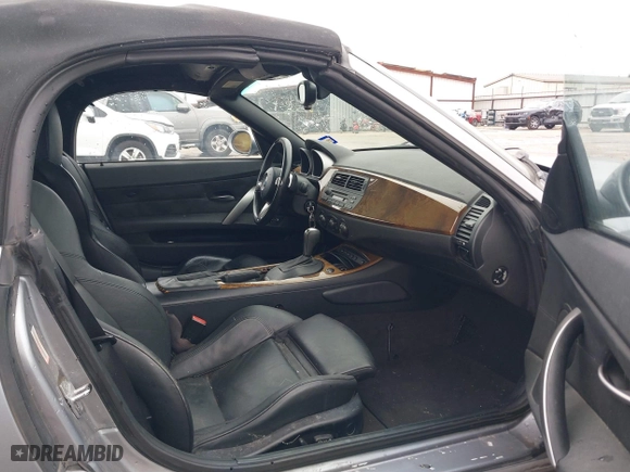 2006 BMW Z4 3.0si with VIN 4USBU53546LX01739, listed as a IAAI auction lot 41531608 with 79,376 mi miles. Bid and sale history available at carsss.com. Image 5.