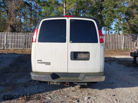 2012 Chevrolet Express Passenger 1LT z VIN 1GAZG1FA3C1128586, wystawiony jako IAAI lot #41469668 z przebiegiem 182 658 mil mil oraz . Historia ofert i sprzedaży dostępna na DreamBid. Obrazek 16.