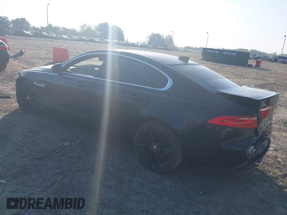 2016 Jaguar XF 35t Premium z VIN SAJBD4BV8GCY05879, wystawiony jako IAAI lot #42062206 z przebiegiem 63 706 mil mil oraz . Historia ofert i sprzedaży dostępna na DreamBid. Obrazek 3.