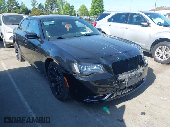 2019 Chrysler 300 S z VIN 2C3CCABG8KH628668, wystawiony jako IAAI lot #42060870 z przebiegiem 86 694 mil mil oraz . Historia ofert i sprzedaży dostępna na DreamBid. Obrazek 1.