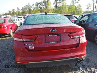 2018 Kia Optima LX z VIN 5XXGT4L35JG236890, wystawiony jako IAAI lot #41940813 z przebiegiem 138 898 mil mil oraz . Historia ofert i sprzedaży dostępna na DreamBid. Obrazek 16.