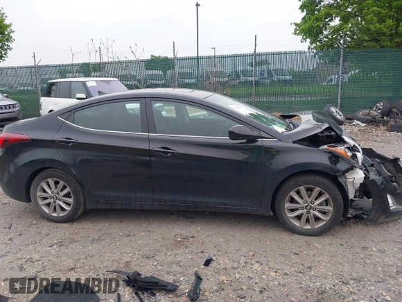 2015 Hyundai Elantra SE z VIN 5NPDH4AE5FH589344, wystawiony jako IAAI lot #42188682 z przebiegiem Nie podano mil oraz . Historia ofert i sprzedaży dostępna na DreamBid. Obrazek 13.