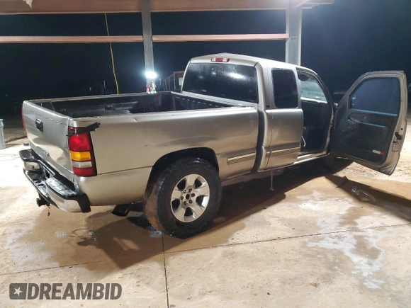 2000 Chevrolet Silverado 1500 with VIN 2GCEC19V4Y1262640, listed as a Copart auction lot 85841844 with 0 mi miles and Non Repairable. Bid and sale history available at carsss.com. Image 3.