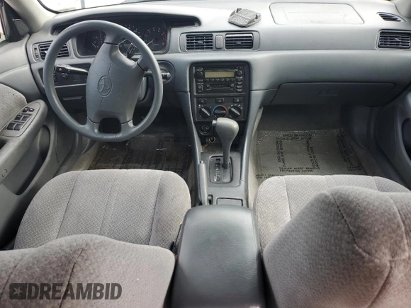 2001 Toyota Camry CE z VIN 4T1BG22K91U053266, wystawiony jako Copart lot #56991785 z przebiegiem 130 502 mil mil oraz Szkoda całkowita • Salvage title. Historia ofert i sprzedaży dostępna na DreamBid. Obrazek 8.