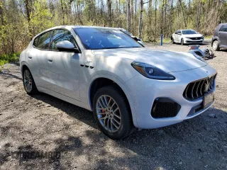 2023 Maserati Grecale GT z VIN ZN682AVA1P7427482, wystawiony jako Copart lot #53641164 z przebiegiem 1301 mil mil oraz Tytuł czysty. Historia ofert i sprzedaży dostępna na DreamBid. Obrazek 4.