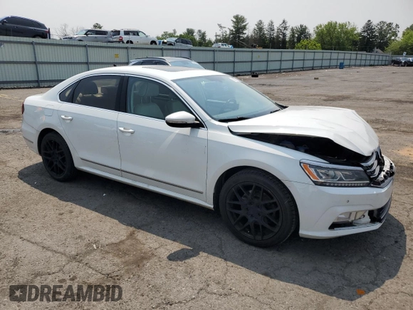 2017 Volkswagen Passat SE z VIN 1VWGT7A37HC032927, wystawiony jako Copart lot #60321125 z przebiegiem 208 231 mil mil oraz Szkoda całkowita • Salvage title. Historia ofert i sprzedaży dostępna na DreamBid. Obrazek 4.
