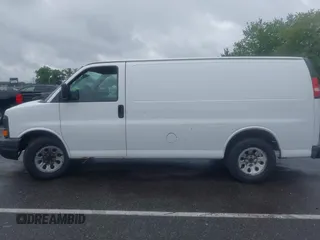 2013 Chevrolet Express Cargo z VIN 1GCSGAFX7D1113541, wystawiony jako IAAI lot #42333488 z przebiegiem 372 734 mil mil oraz . Historia ofert i sprzedaży dostępna na DreamBid. Obrazek 14.