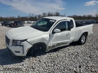 2024 Nissan Frontier SV with VIN 1N6ED1CM9RN671355, listed as a Copart auction lot 51690195 with 2,001 mi miles and Salvage Title. Bid and sale history available at carsss.com. Image 1.