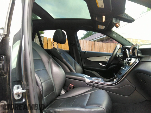 2021 Mercedes-Benz GLC 300 with VIN W1N0G8DB7MV313747, listed as a IAAI auction lot 42435991 with 106,743 mi miles and . Bid and sale history available at DreamBid. Image 5.