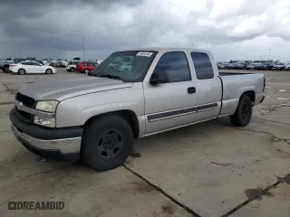 2004 Chevrolet Silverado 1500 with VIN 2GCEC19V041244453, listed as a Copart auction lot 49454345 with 205,062 mi miles and Salvage Title. Bid and sale history available at carsss.com. Image 1.