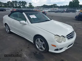 2007 Mercedes-Benz CLK 550 z VIN WDBTK72G37T076197, wystawiony jako IAAI lot #42646406 z przebiegiem 150 421 mil mil oraz . Historia ofert i sprzedaży dostępna na DreamBid. Obrazek 1.