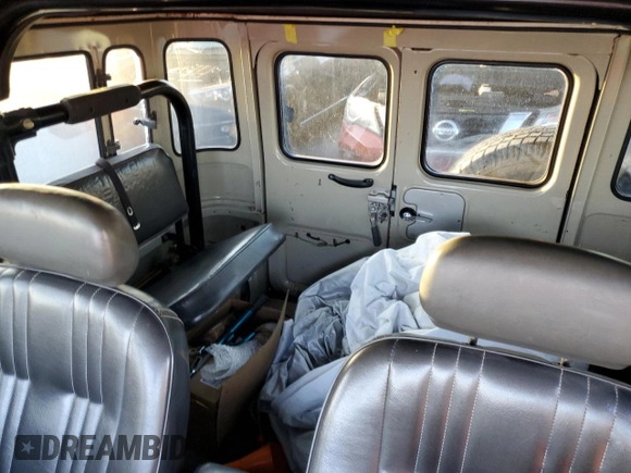 1977 Toyota Land Cruiser z VIN FJ40251338, wystawiony jako Copart lot #74954094 z przebiegiem 83 230 mil mil oraz Szkoda całkowita • Salvage title. Historia ofert i sprzedaży dostępna na DreamBid. Obrazek 10.