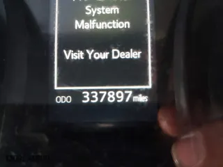 2020 Toyota Camry SE with VIN 4T1G11AKXLU983800, listed as a IAAI auction lot 41422524 with 337,897 mi miles. Bid and sale history available at carsss.com. Image 15.