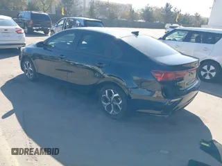 2020 Kia Forte LXS z VIN 3KPF24AD7LE228683, wystawiony jako IAAI lot #41620117 z przebiegiem 105 251 mil mil oraz . Historia ofert i sprzedaży dostępna na DreamBid. Obrazek 3.