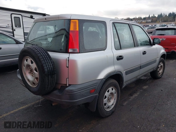 1998 Honda CR-V LX with VIN JHLRD2844WC016145, listed as a IAAI auction lot 41820540 with 178,900 mi miles. Bid and sale history available at carsss.com. Image 4.