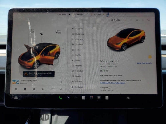 2022 Tesla Model Y Long Range z VIN 7SAYGDEE2NF513823, wystawiony jako Copart lot #51174795 z przebiegiem 28 143 mil mil oraz Szkody całkowita. Historia ofert i sprzedaży dostępna na DreamBid. Obrazek 9.