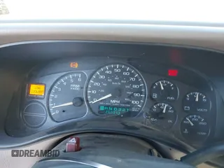 2002 Chevrolet Suburban LT z VIN 1GNEC16Z32J237983, wystawiony jako IAAI lot #41466060 z przebiegiem 260 343 mil mil oraz . Historia ofert i sprzedaży dostępna na DreamBid. Obrazek 7.