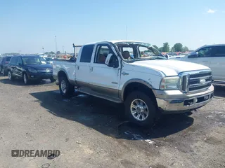2006 Ford F-250 XL z VIN 1FTSW21P56ED13667, wystawiony jako IAAI lot #42108168 z przebiegiem 175 075 mil mil oraz . Historia ofert i sprzedaży dostępna na DreamBid. Obrazek 1.