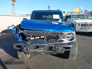 2022 Ford Bronco z VIN 1FMEE5DPXNLB37346, wystawiony jako IAAI lot #41346731 z przebiegiem 20 709 mil mil oraz . Historia ofert i sprzedaży dostępna na DreamBid. Obrazek 13.