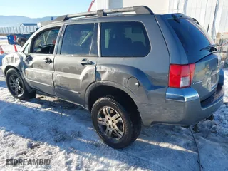 2004 Mitsubishi Endeavor XLS with VIN 4A4MN31S44E064287, listed as a IAAI auction lot 41315892 with 226,820 mi miles. Bid and sale history available at carsss.com. Image 3.