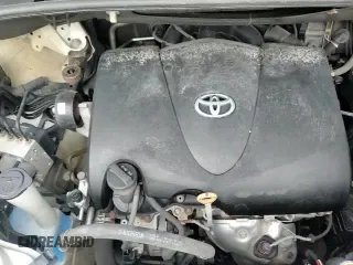 2018 Toyota Sienna XLE with VIN 5TDDZ3DC4JS206630, listed as a Copart auction lot 69117535 with 105,356 mi miles and Salvage title. Bid and sale history available at DreamBid. Image 15.