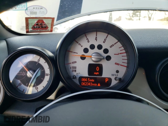 2014 MINI Convertible S z VIN WMWZP3C58ET707569, wystawiony jako Copart lot #42129485 z przebiegiem 62 343 mil mil oraz Szkoda całkowita • Salvage title. Historia ofert i sprzedaży dostępna na DreamBid. Obrazek 9.