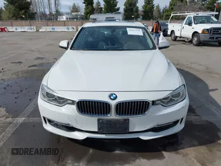 2015 BMW 3 Series 328i xDrive z VIN WBA3B3C59FJ983793, wystawiony jako IAAI lot #41667510 z przebiegiem 113 429 mil mil oraz . Historia ofert i sprzedaży dostępna na DreamBid. Obrazek 12.