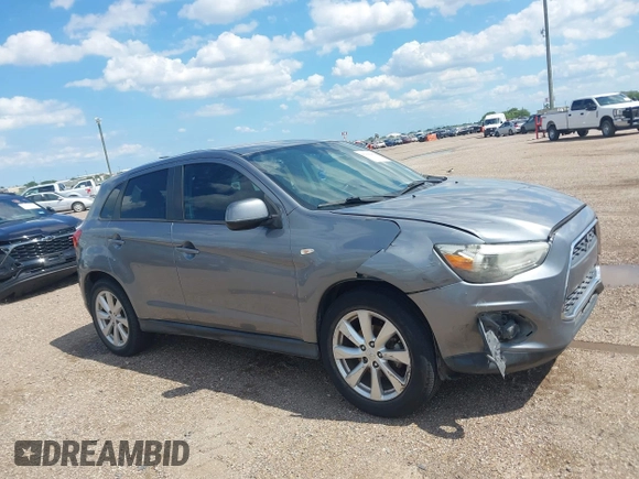 2015 Mitsubishi Outlander ES z VIN 4A4AP3AUXFE026547, wystawiony jako IAAI lot #42223662 z przebiegiem 155 990 mil mil oraz . Historia ofert i sprzedaży dostępna na DreamBid. Obrazek 13.
