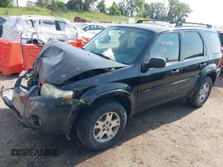 2005 Ford Escape Limited with VIN 1FMYU94175KB42352, listed as a IAAI auction lot 42418986 with 245,012 mi miles and . Bid and sale history available at DreamBid. Image 2.