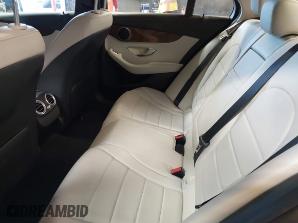 2018 Mercedes-Benz C 300 с VIN 55SWF4KB1JU249956, выставлен на аукционе IAAI как лот 42105746 с пробегом 45 739 миль миль и . История ставок и продаж доступна на DreamBid. Изображение 8.