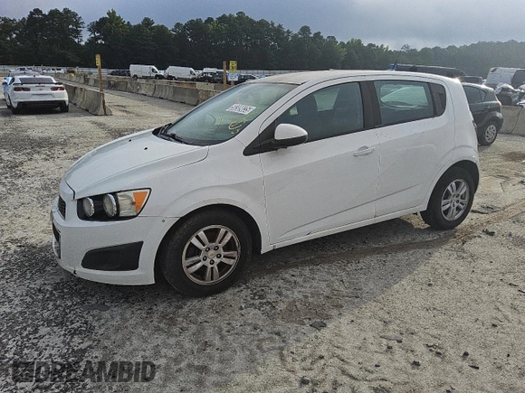 2012 Chevrolet Sonic LS z VIN 1G1JA6SH8C4108007, wystawiony jako Copart lot #58309035 z przebiegiem 147 249 mil mil oraz Czysty tytuł • Clean title. Historia ofert i sprzedaży dostępna na DreamBid. Obrazek 1.