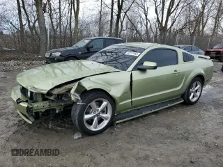 2006 Ford Mustang GT Deluxe z VIN 1ZVFT82H065255386, wystawiony jako Copart lot #44912665 z przebiegiem 114 330 mil mil oraz Szkoda całkowita • Salvage title. Historia ofert i sprzedaży dostępna na DreamBid. Obrazek 1.
