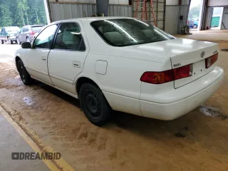 2001 Toyota Camry CE z VIN 4T1BG22K11U800794, wystawiony jako Copart lot #58505215 z przebiegiem 208 798 mil mil oraz Czysty tytuł • Clean title. Historia ofert i sprzedaży dostępna na DreamBid. Obrazek 2.