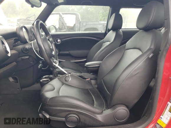 2013 MINI Hardtop S with VIN WMWSV3C58DT389460, listed as a Copart auction lot 54031105 with 59,645 mi miles and Salvage Title. Bid and sale history available at DreamBid. Image 7.