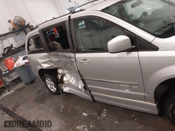 2010 Dodge Grand Caravan SXT with VIN 2D4RN5D15AR261319, listed as a IAAI auction lot 41877022 with 142,292 mi miles and . Bid and sale history available at DreamBid. Image 6.