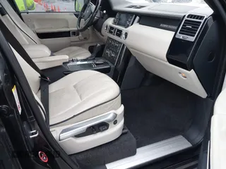 2011 Land Rover Range Rover HSE Lux with VIN SALMF1D4XBA353631, listed as a IAAI auction lot 41174955 with 139,586 mi miles and . Bid and sale history available at DreamBid. Image 5.