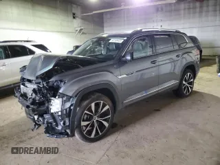 2024 Volkswagen Atlas SEL Premium R-Line z VIN 1V2FR2CA2RC604658, wystawiony jako Copart lot #50166405 z przebiegiem 15 897 mil mil oraz Czysty tytuł • Clean title. Historia ofert i sprzedaży dostępna na DreamBid. Obrazek 1.