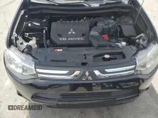 2014 Mitsubishi Outlander GT z VIN JA4JZ4AX7EZ017369, wystawiony jako Copart lot #54223775 z przebiegiem 131 555 mil mil oraz Szkoda całkowita • Salvage title. Historia ofert i sprzedaży dostępna na DreamBid. Obrazek 12.