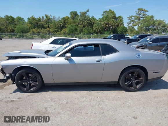2017 Dodge Challenger R/T Plus z VIN 2C3CDZBT4HH548723, wystawiony jako IAAI lot #42108999 z przebiegiem 80 881 mil mil oraz . Historia ofert i sprzedaży dostępna na DreamBid. Obrazek 14.