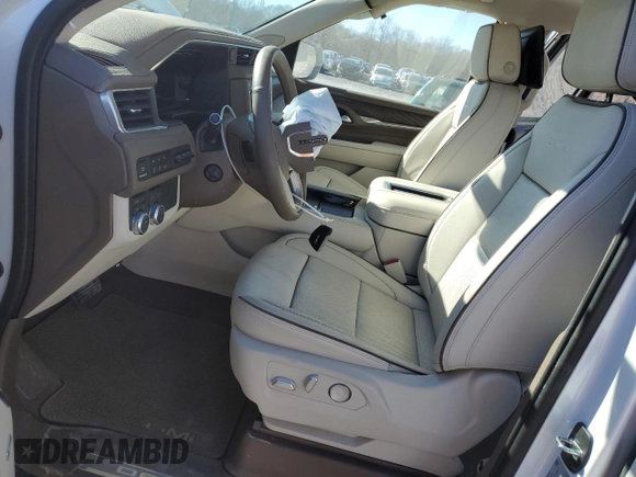 2023 GMC Yukon XL Denali with VIN 1GKS2JKL4PR349768, listed as a Copart auction lot 46332795 with 11,577 mi miles and Salvage Title. Bid and sale history available at DreamBid. Image 7.