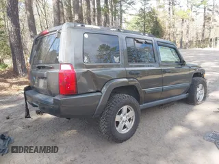 2006 Jeep Commander with VIN 1J8HG48K36C342666, listed as a IAAI auction lot 41908526 with 199,163 mi miles. Bid and sale history available at carsss.com. Image 4.