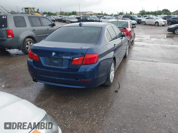 2012 BMW 5 Series 528i z VIN WBAXG5C54CDX04629, wystawiony jako IAAI lot #42360312 z przebiegiem 131 603 mil mil oraz . Historia ofert i sprzedaży dostępna na DreamBid. Obrazek 4.