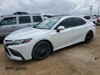 2022 Toyota Camry XSE z VIN 4T1K61AK0NU019947, wystawiony jako Copart lot #55026585 z przebiegiem 35 564 mil mil oraz Czysty tytuł • Clean title. Historia ofert i sprzedaży dostępna na DreamBid. Obrazek 1.