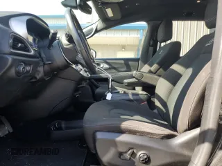 2020 Chrysler Pacifica Touring with VIN 2C4RC1FG1LR242086, listed as a Copart auction lot 50824185 with 105,779 mi miles and Salvage title. Bid and sale history available at DreamBid. Image 7.