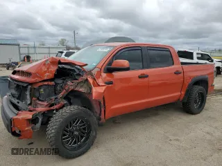 2015 Toyota Tundra SR5 z VIN 5TFDW5F16FX469817, wystawiony jako Copart lot #51950125 z przebiegiem 100 305 mil mil oraz Szkoda całkowita • Salvage title. Historia ofert i sprzedaży dostępna na DreamBid. Obrazek 1.