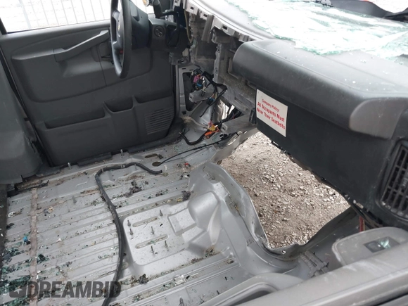 2018 Chevrolet Express Passenger LT с VIN 1GAZGPFG1J1335403, выставлен на аукционе IAAI как лот 41644967 с пробегом Не указан миль и . История ставок и продаж доступна на DreamBid. Изображение 5.