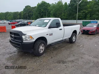 2018 Ram 2500 Tradesman z VIN 3C6MR5AJ8JG127319, wystawiony jako IAAI lot #42378584 z przebiegiem 132 406 mil mil oraz . Historia ofert i sprzedaży dostępna na DreamBid. Obrazek 2.